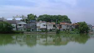 忍岡古墳全景